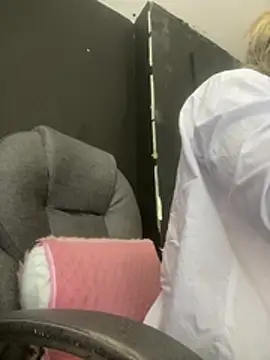 Snapshot of viktoria_davis_ chatting on February 27, 11:15 pm viktoria davis online show from February 27, 11:15 pm