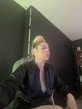 viktoria davis  online show from March 8, 10:56 pm