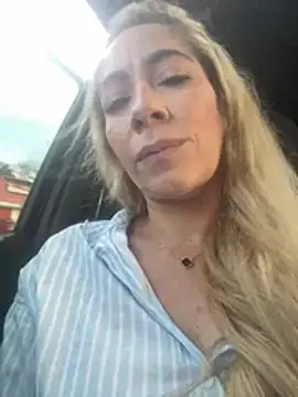 Snapshot of viktoria_davis_ chatting on February 9, 10:30 pm viktoria davis online show from February 9, 10:30 pm