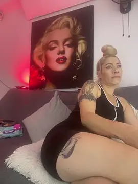 Snapshot of viktoria_davis_ chatting on June 15, 11:26 pm viktoria davis online show from June 15, 11:26 pm
