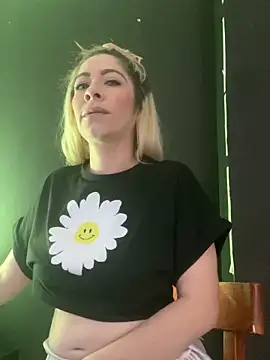 viktoria davis  online show from March 11, 1:05 am