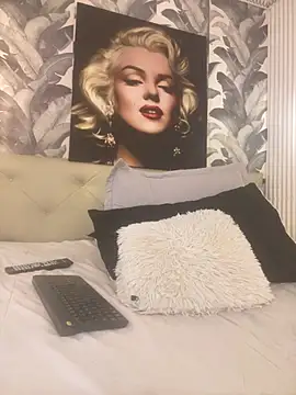 Snapshot of viktoria_davis_ chatting on June 29, 11:48 pm viktoria davis online show from June 29, 11:48 pm