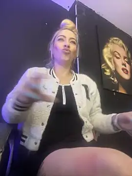 viktoria davis  online show from October 29, 12:31 am