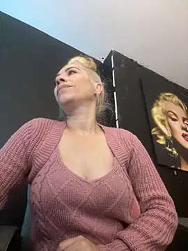 viktoria davis  online show from October 1, 1:11 am