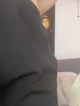 Snapshot of viktoria_davis_ chatting on June 22, 3:25 am viktoria davis online show from June 22, 3:25 am