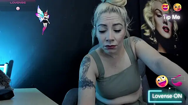 viktoria davis  online show from October 20, 11:38 pm