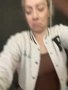 viktoria davis  online show from November 26, 12:43 am