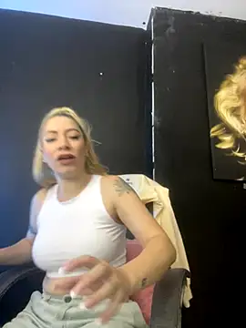 viktoria davis  online show from November 8, 11:41 pm