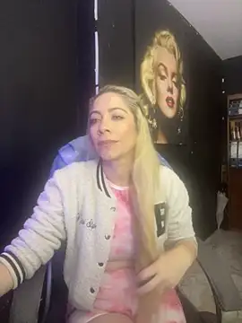 viktoria davis  online show from November 11, 11:42 pm