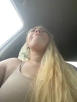 Snapshot of viktoria_davis_ chatting on July 4, 10:47 pm viktoria davis online show from July 4, 10:47 pm