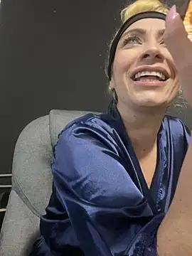 viktoria davis  online show from March 18, 2:29 am