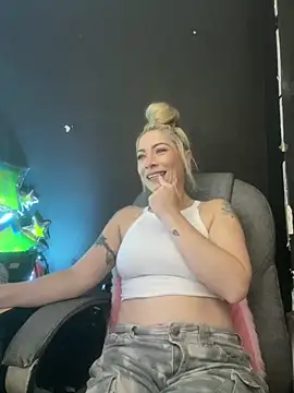 viktoria davis  online show from January 6, 10:14 pm