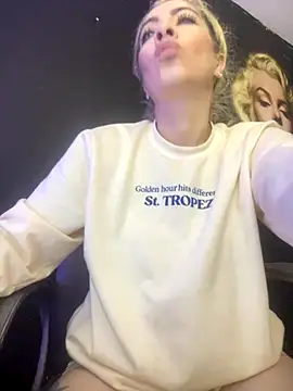 viktoria davis  online show from November 14, 12:36 am