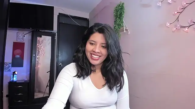 Snapshot of byanabrown chatting on July 15, 12:39 am byanabrown online show from July 15, 12:39 am