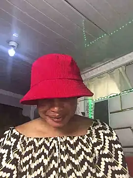 Snapshot of JuicyMummie chatting on January 24, 9:28 am JuicyMummie online show from January 24, 9:28 am