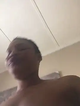 Snapshot of JuicyMummie chatting on January 24, 4:59 am JuicyMummie online show from January 24, 4:59 am