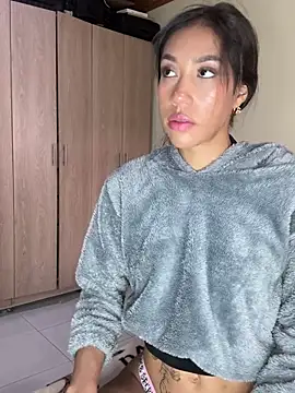 zoe storm online show from March 25, 9:14 pm