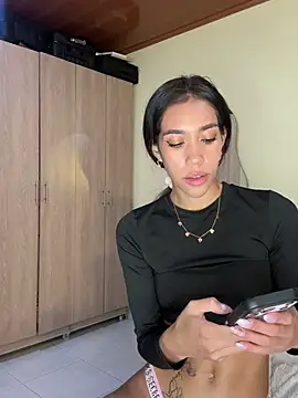 zoe storm online show from April 24, 12:01 am