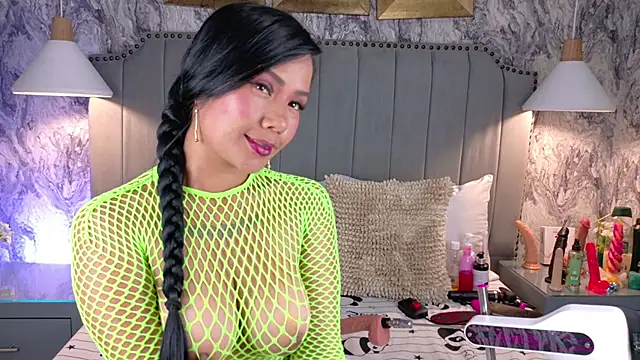 Snapshot of Pocahontas_BGB chatting on October 3, 8:54 pm Pocahontas BGB online show from October 3, 8:54 pm