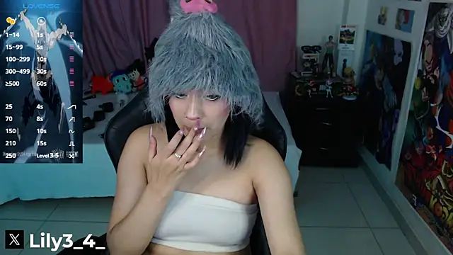 Snapshot of lily3_4 chatting on May 11, 6:15 am lily3 4 online show from May 11, 6:15 am