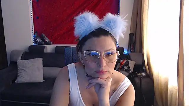 sachaclinford online show from September 30, 5:30 pm