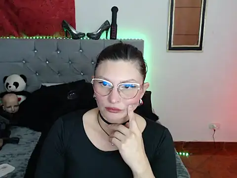 sachaclinford online show from February 26, 5:13 pm