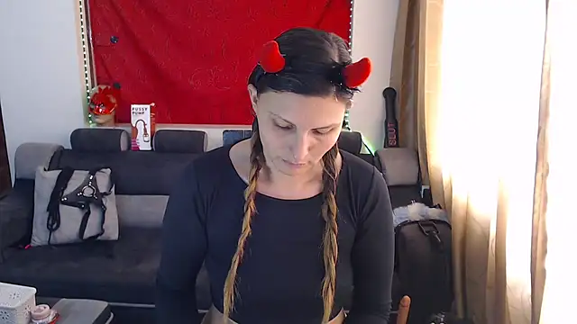 sachaclinford online show from September 23, 6:26 pm