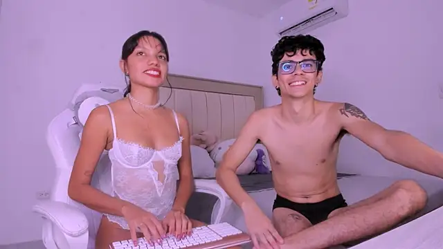 Snapshot of purpleonfir3 chatting on January 18, 4:59 am purpleonfir3 online show from January 18, 4:59 am