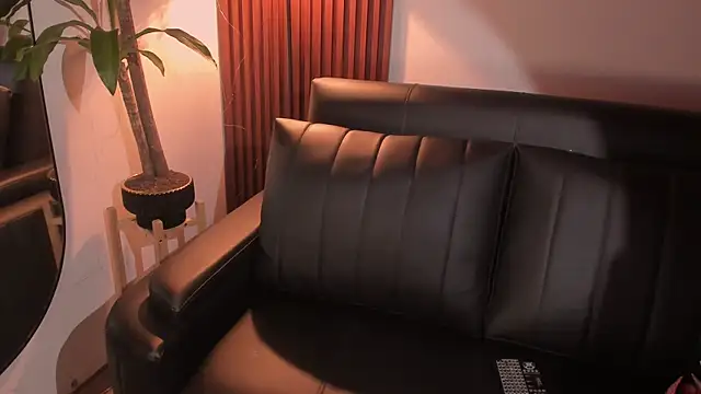 Snapshot of Georgina_caruso chatting on June 1, 4:24 am Georgina caruso online show from June 1, 4:24 am
