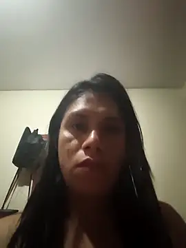 Snapshot of ROSARIOBELLA13 chatting on May 15, 6:33 am ROSARIOBELLA13 online show from May 15, 6:33 am