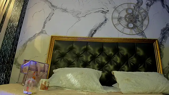 DalayMoore online show from February 12, 8:19 pm