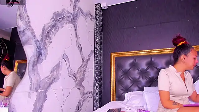 DalayMoore online show from September 28, 7:32 pm