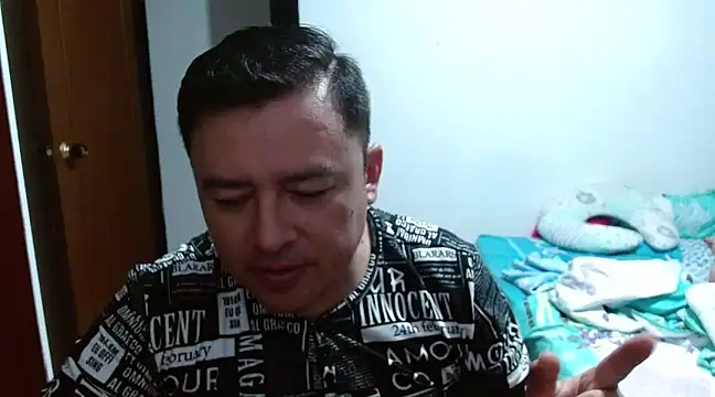 ninaydominikwillians online show from February 20, 3:01 am