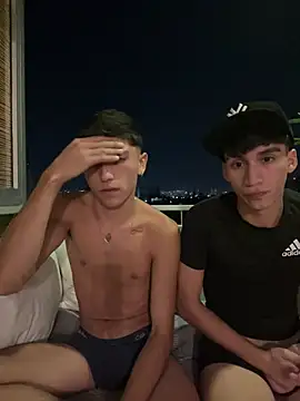 Snapshot of TusBellakitos chatting on March 12, 2:30 am TusBellakitos online show from March 12, 2:30 am