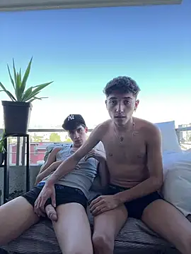 Snapshot of TusBellakitos chatting on February 24, 8:47 pm TusBellakitos online show from February 24, 8:47 pm