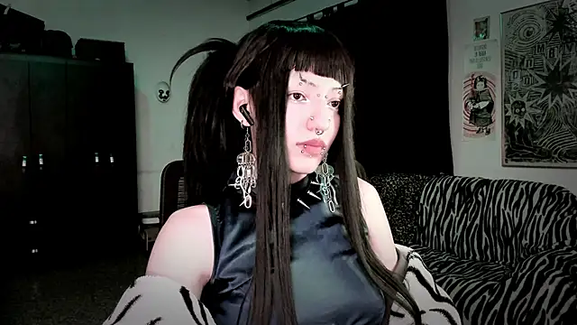 roxy toxic online show from March 6, 1:33 am