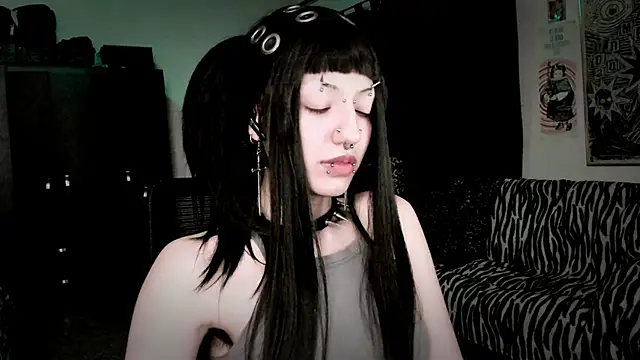 roxy toxic online show from March 24, 1:27 am