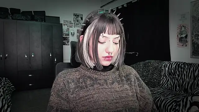 roxy toxic online show from June 10, 12:34 am