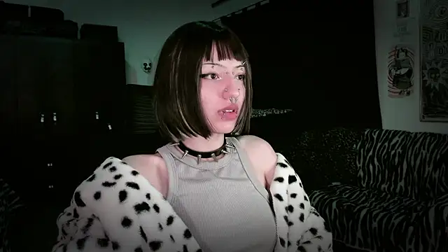 roxy toxic online show from May 15, 11:25 pm