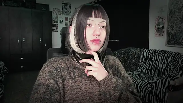 roxy toxic online show from June 9, 12:44 am