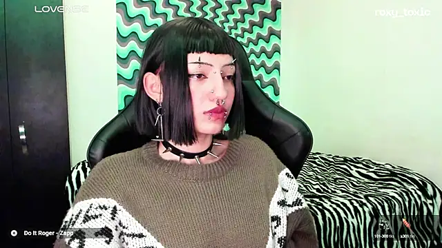 roxy toxic online show from March 18, 3:23 am