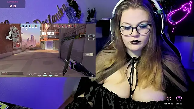 Snapshot of EveBaker04 chatting on October 20, 12:17 pm EveBaker04 online show from October 20, 12:17 pm