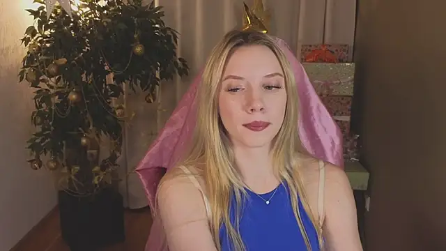 Snapshot of katt__y chatting on December 17, 5:12 am katt y online show from December 17, 5:12 am