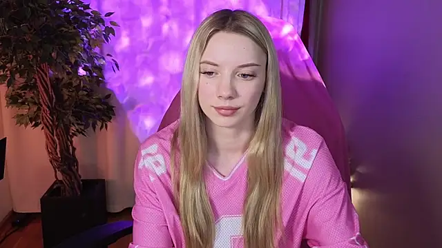 katt  y online show from April 17, 5:10 am