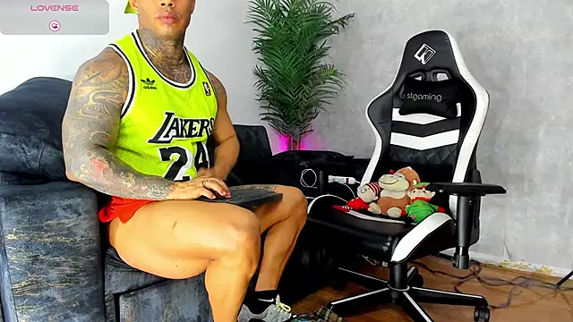 Snapshot of owen_freid chatting on November 10, 9:42 pm owen freid online show from November 10, 9:42 pm