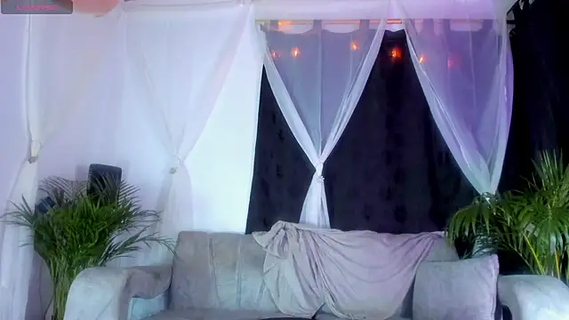 Snapshot of Freydis18 chatting on October 1, 2:38 am Freydis18 online show from October 1, 2:38 am