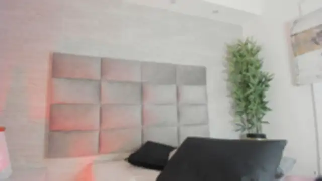 DannaJhonson1 online show from April 7, 7:59 pm