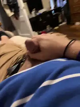 Snapshot of biggzee6 chatting on February 21, 5:15 pm biggzee6 online show from February 21, 5:15 pm