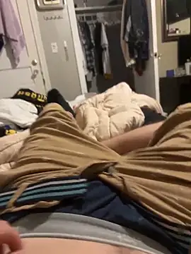 Snapshot of biggzee6 chatting on February 22, 5:32 am biggzee6 online show from February 22, 5:32 am