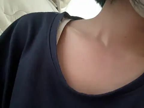 Snapshot of riri_riri_jp chatting on June 28, 5:14 am riri riri jp online show from June 28, 5:14 am